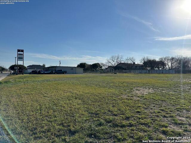 Listing photo id 19 for 4147 Pleasanton Rd