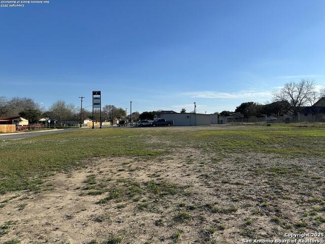 Listing photo id 20 for 4147 Pleasanton Rd