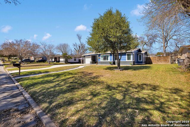 Listing photo id 2 for 219 Bella Vista Dr.