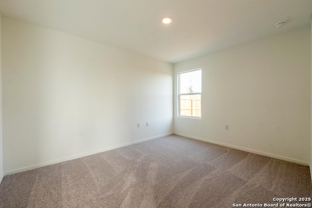 Image 14 of 52 For 1002 Snedeker Dr