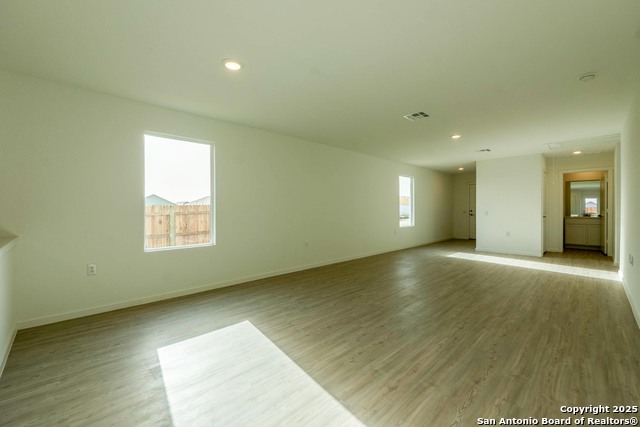 Image 7 of 52 For 1002 Snedeker Dr