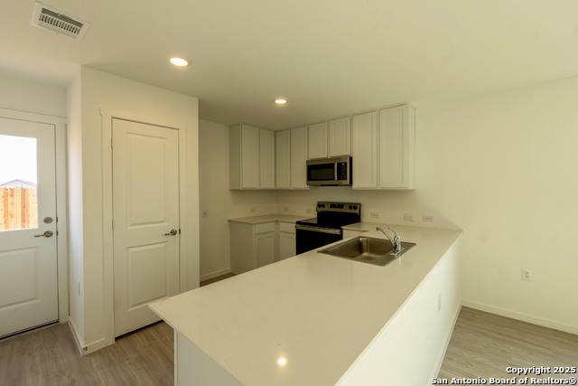 Image 9 of 52 For 1002 Snedeker Dr