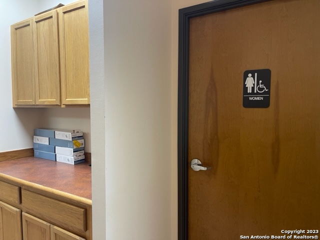 Listing photo id 9 for 119 Bobby Lou Dr