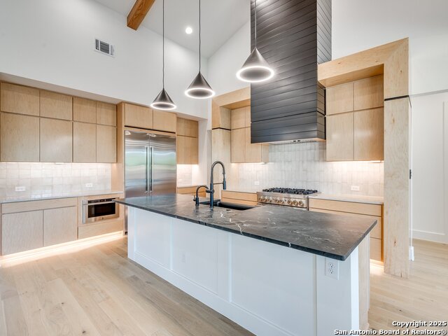 Image 11 of 32 For 116 Chama Dr