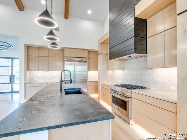 Image 12 of 32 For 116 Chama Dr