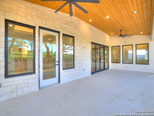 Image 28 of 32 For 116 Chama Dr