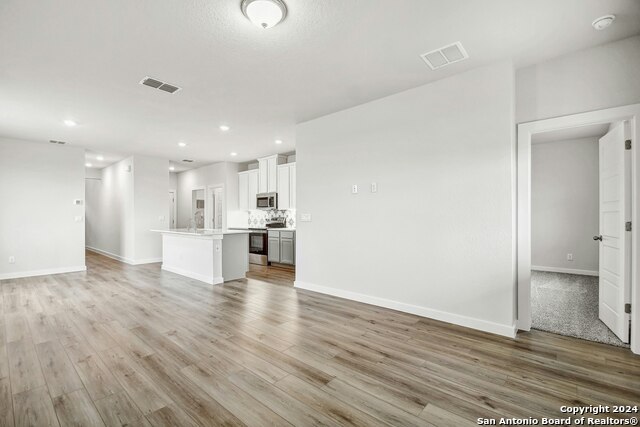 Image 7 of 26 For 2939 Angelou St.