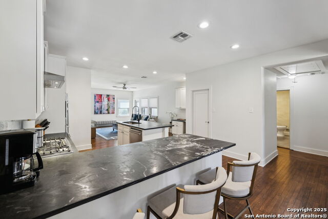 Image 12 of 56 For 260 Edgewood E