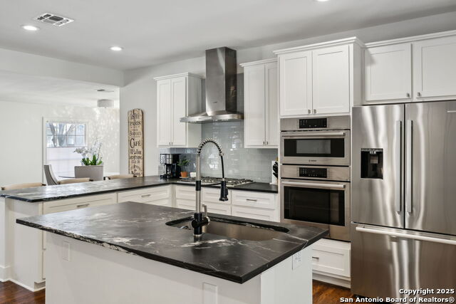 Image 18 of 56 For 260 Edgewood E