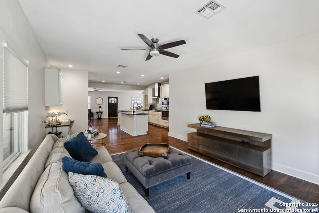 Image 25 of 56 For 260 Edgewood E