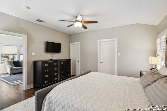 Image 27 of 56 For 260 Edgewood E