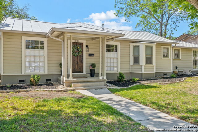 Image 3 of 56 For 260 Edgewood E