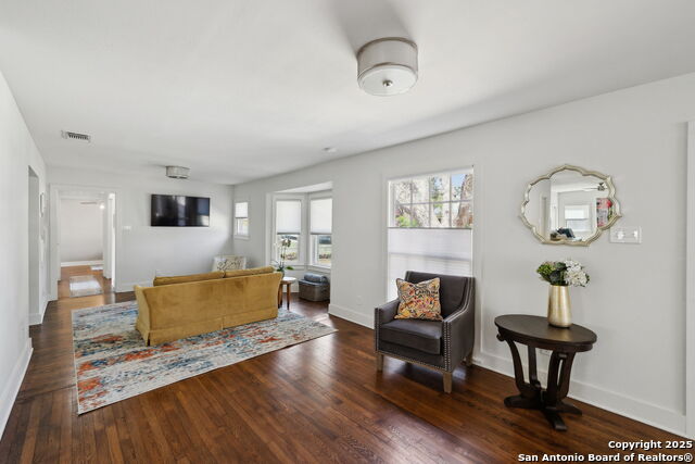 Image 33 of 56 For 260 Edgewood E