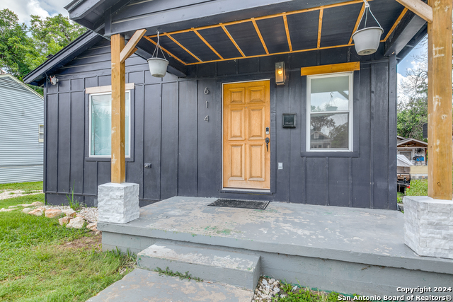 Image 3 of 26 For 614 Delmar St