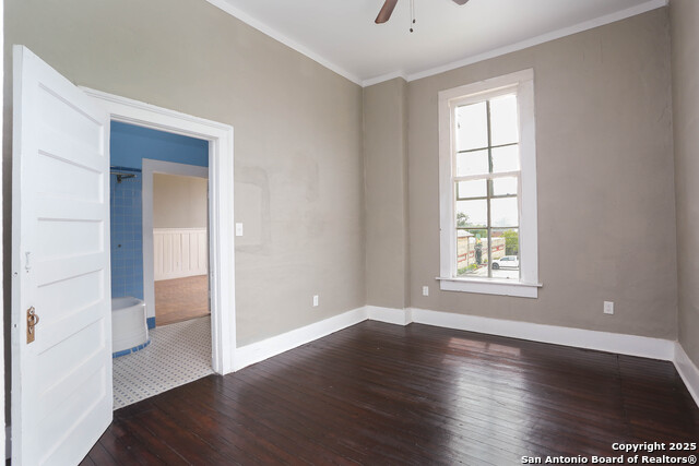 Image 22 of 44 For 339 Woodlawn Avenue W