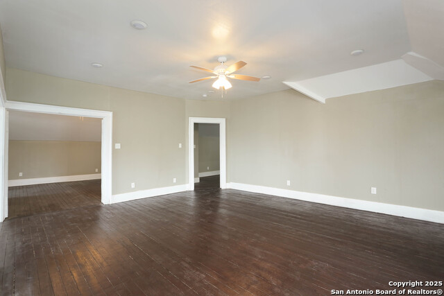 Image 39 of 44 For 339 Woodlawn Avenue W
