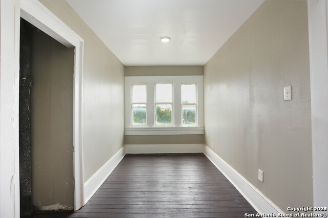 Image 42 of 44 For 339 Woodlawn Avenue W
