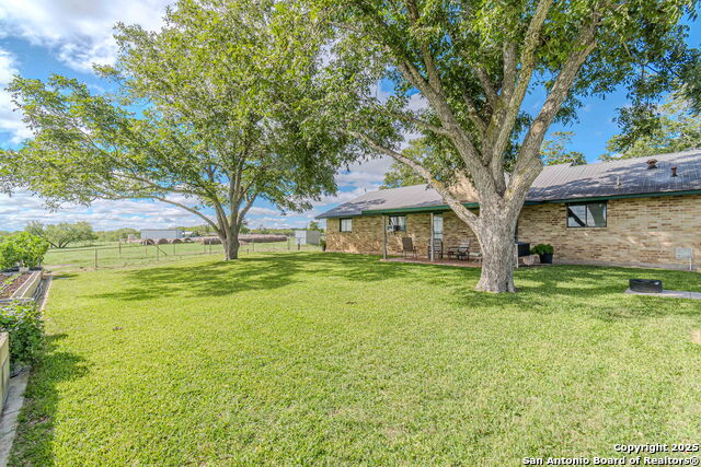 Listing photo id 15 for 2034 County Road 342