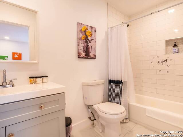 Listing photo id 25 for 608 Park S 