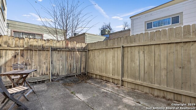 Image 10 of 11 For 408 Ira Ave  11