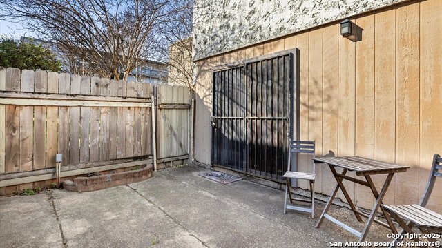 Image 11 of 11 For 408 Ira Ave  11
