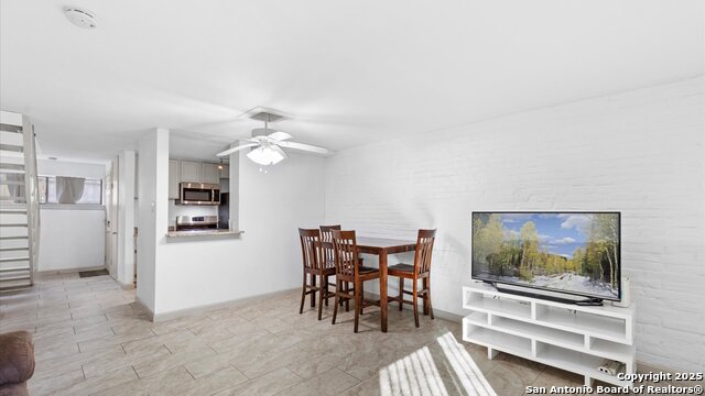 Image 2 of 11 For 408 Ira Ave  11
