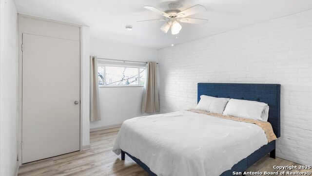 Image 5 of 11 For 408 Ira Ave  11