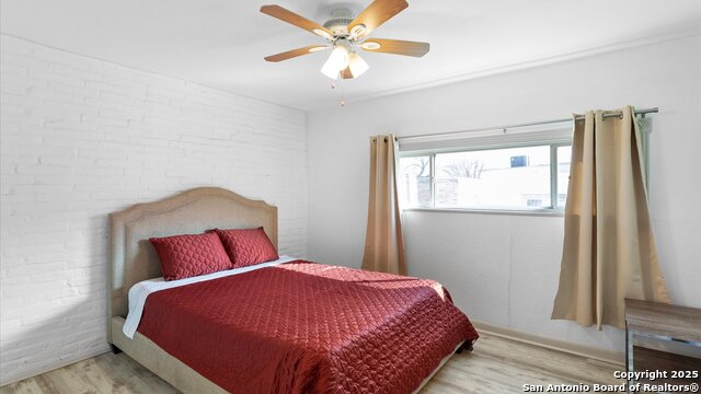Image 7 of 11 For 408 Ira Ave  11