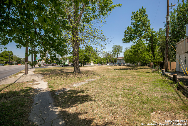 Image 16 of 33 For 111 Parland Pl