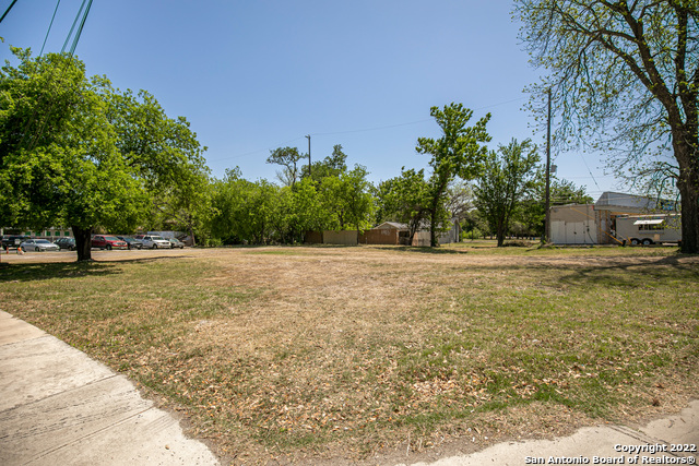 Image 18 of 33 For 111 Parland Pl