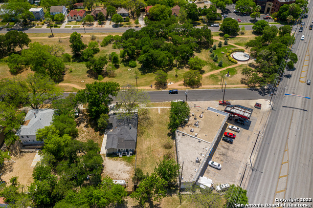 Image 8 of 33 For 111 Parland Pl