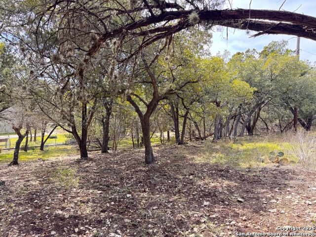 Listing photo id 2 for 2184 Grandview Forest