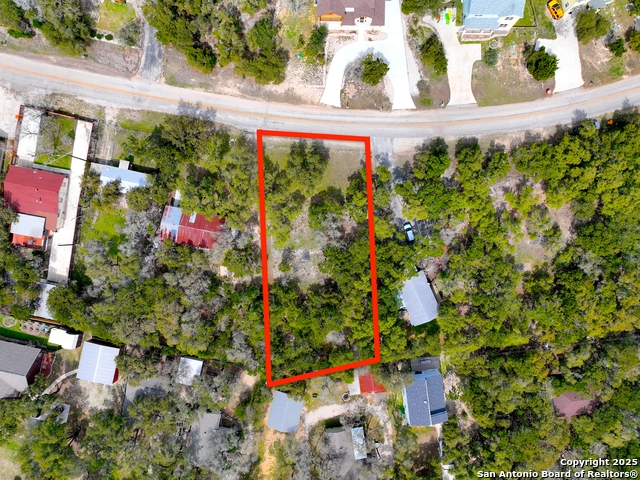 Listing photo id 7 for 2184 Grandview Forest