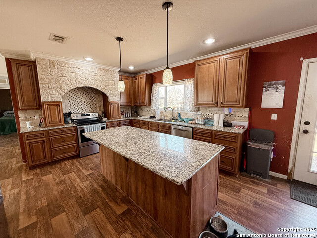 Image 23 of 38 For 8824 Fm 140 W