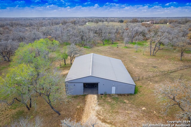 Listing photo id 47 for 1657 County Road 434