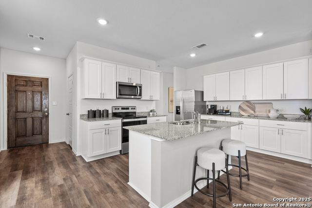 Listing photo id 8 for 13502 Windward