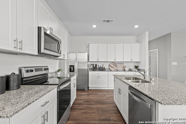 Listing photo id 16 for 13502 Windward