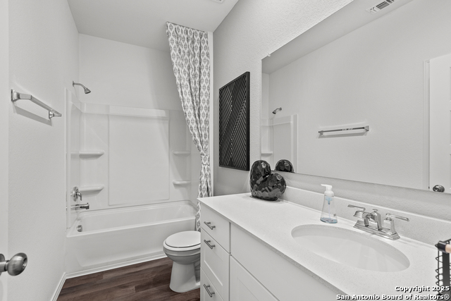 Listing photo id 1 for 13502 Windward