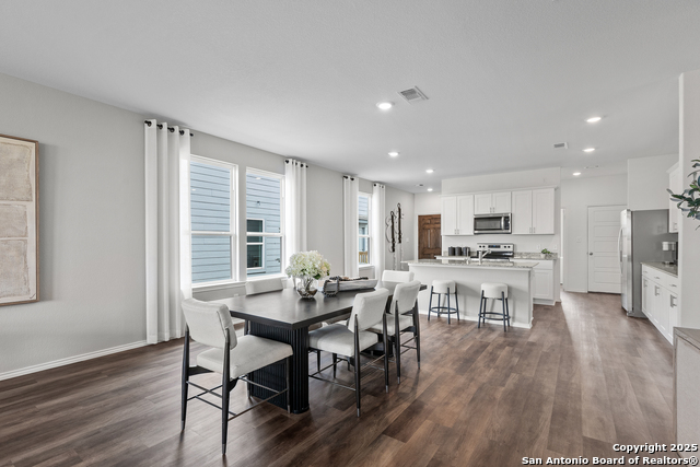 Listing photo id 6 for 13502 Windward
