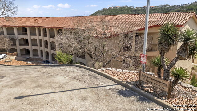 Image 21 of 25 For 20 Tapatio Dr. E 101