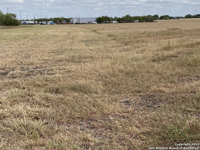 Listing photo id 8 for 12020 Interstate 10