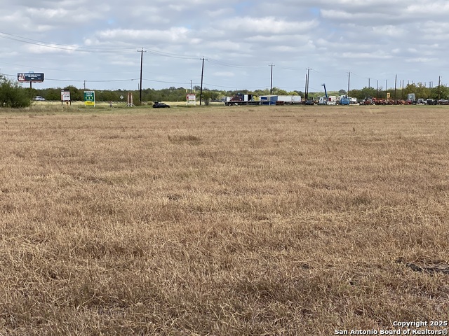 Listing photo id 9 for 12020 Interstate 10