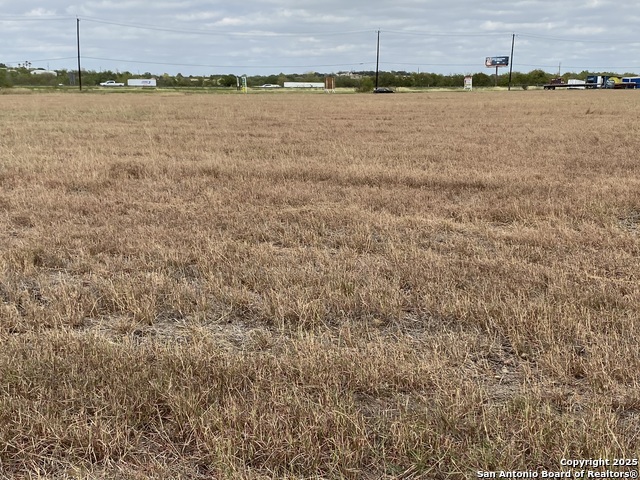 Listing photo id 10 for 12020 Interstate 10