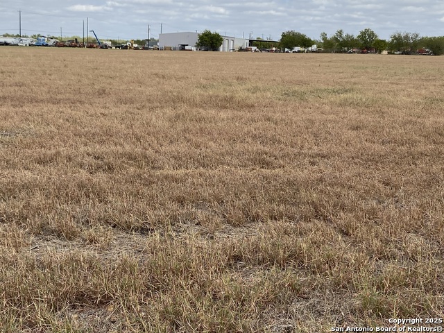 Listing photo id 11 for 12020 Interstate 10