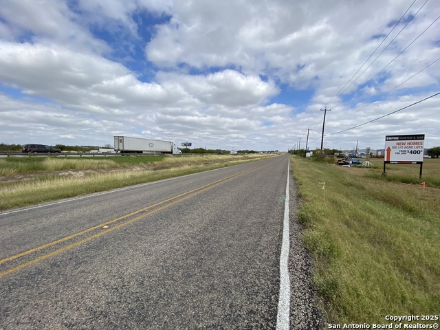 Listing photo id 2 for 12020 Interstate 10
