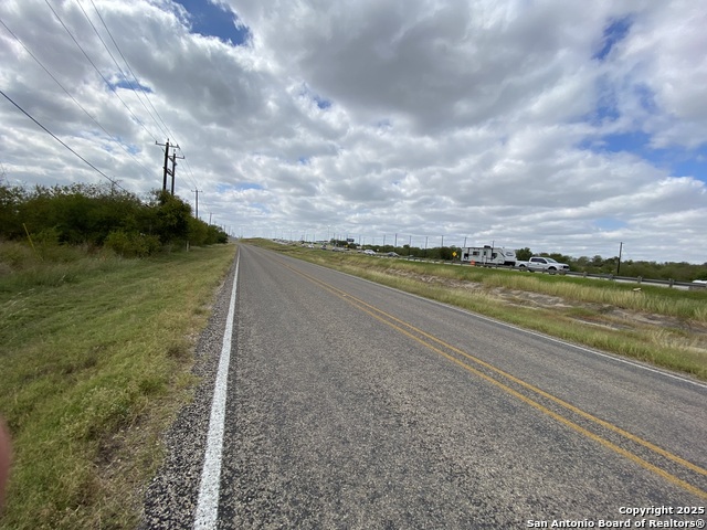 Listing photo id 4 for 12020 Interstate 10