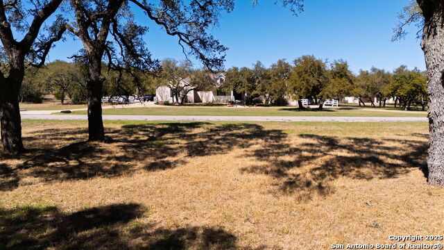 Listing photo id 8 for 117 Covered Bridge Dr