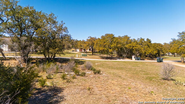 Listing photo id 12 for 117 Covered Bridge Dr