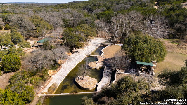 Listing photo id 21 for 117 Covered Bridge Dr