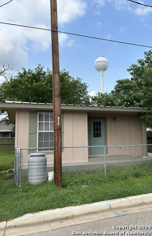 Details for 104 2nd St S, Stockdale, TX 78160